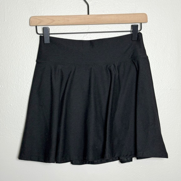 Old Navy Womens Cloud+ Skort S Black Go-Dry Active Yoga Tennis Pilates - Picture 1 of 7